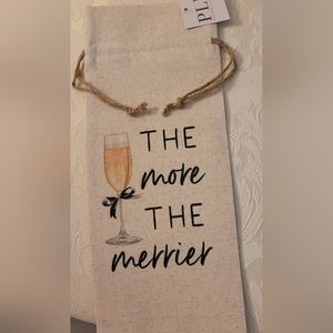 NWT THE MORE THE MERRIER, WINE BAG. NATURALCOTTON/LINEN. 4 AVAILABLE